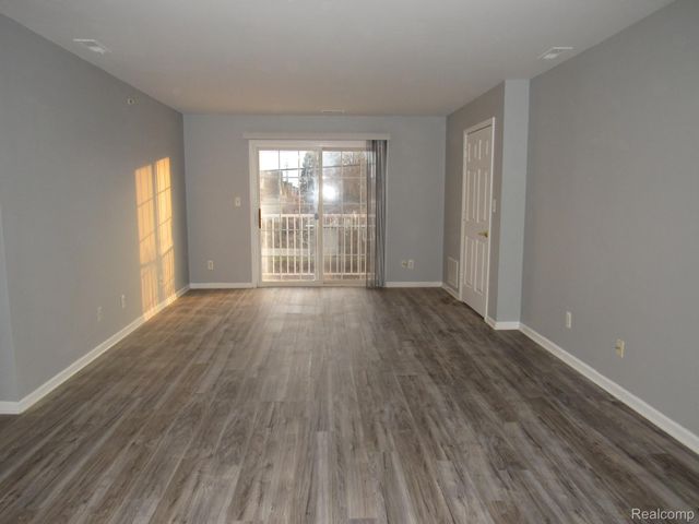 1125 EUREKA Road 203, Wyandotte, MI 48192