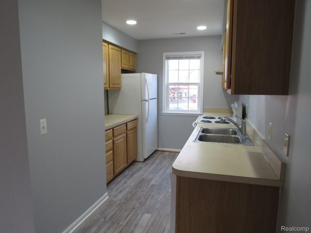 1125 EUREKA Road 203, Wyandotte, MI 48192