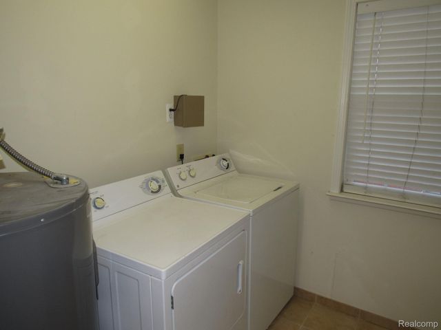 1125 EUREKA Road 203, Wyandotte, MI 48192