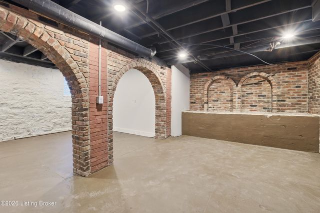 1822 Tyler Pkwy, Louisville, KY 40204