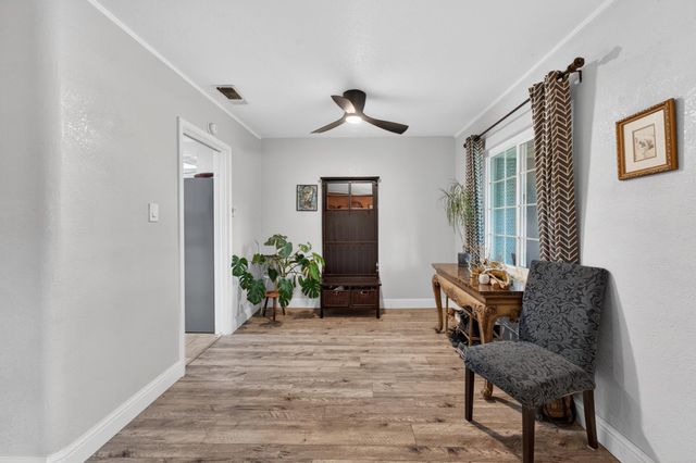 4804 61st St, Sacramento, CA 95820