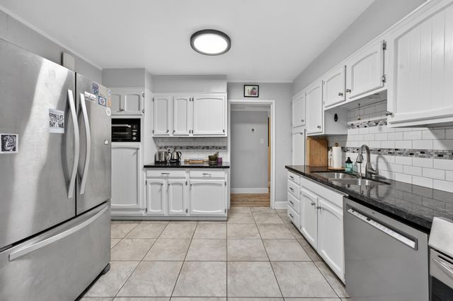 4804 61st St, Sacramento, CA 95820