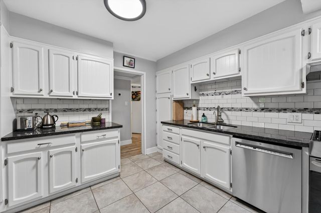 4804 61st St, Sacramento, CA 95820