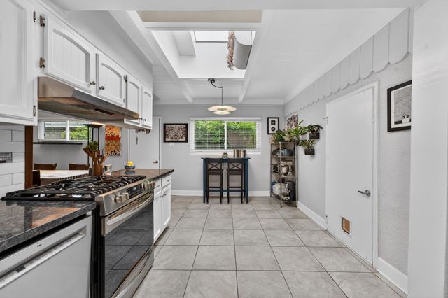 4804 61st St, Sacramento, CA 95820