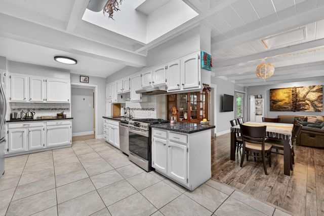 4804 61st St, Sacramento, CA 95820