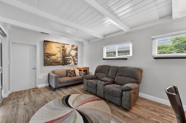 4804 61st St, Sacramento, CA 95820