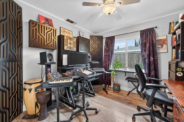 4804 61st St, Sacramento, CA 95820