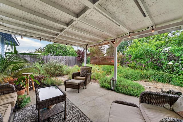 4804 61st St, Sacramento, CA 95820