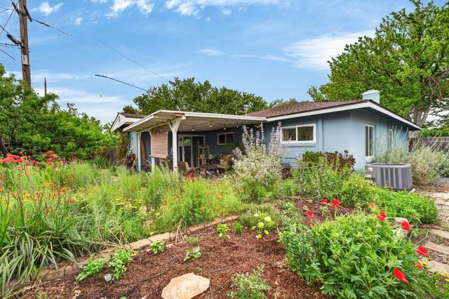 4804 61st St, Sacramento, CA 95820