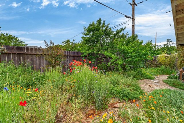 4804 61st St, Sacramento, CA 95820