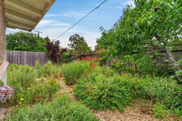 4804 61st St, Sacramento, CA 95820