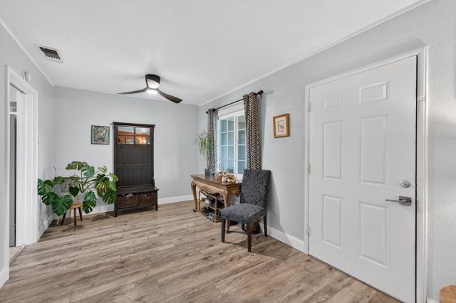 4804 61st St, Sacramento, CA 95820