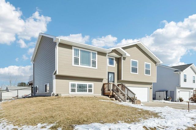 440 White Spruce Avenue, Baraboo, WI 53913