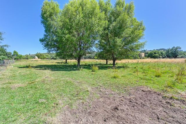 1200 Gold Hill Rd, Newcastle, CA 95658