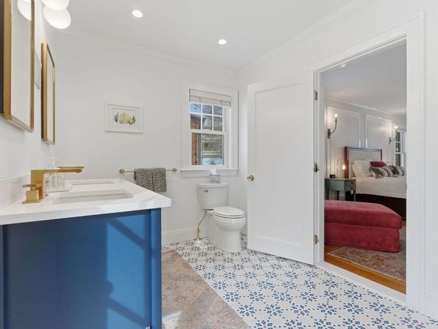 24 Blake Rd, Brookline, MA 02445