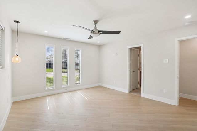 3237 Timberview Road, Dallas, TX 75229