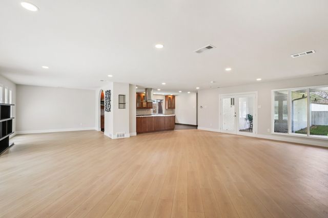 3237 Timberview Road, Dallas, TX 75229