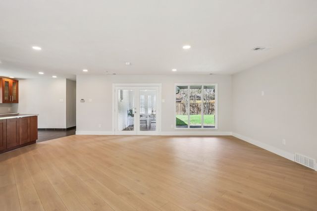 3237 Timberview Road, Dallas, TX 75229