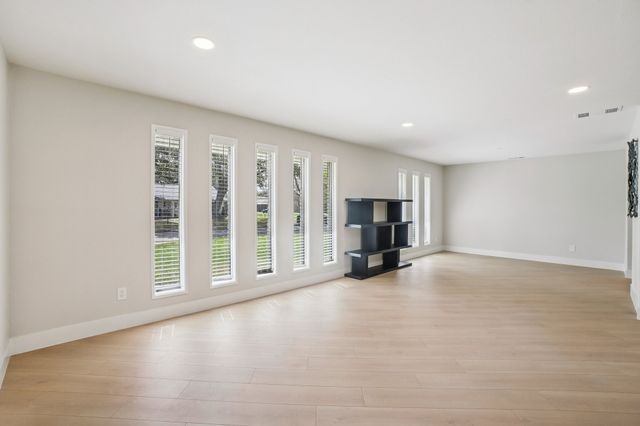 3237 Timberview Road, Dallas, TX 75229