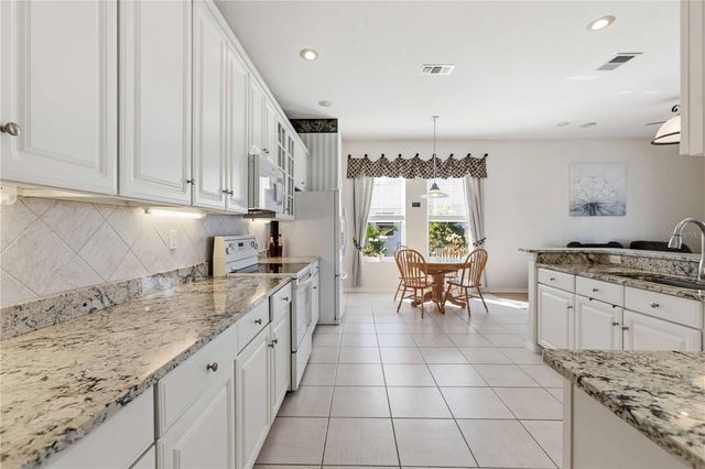 136 41ST CIRCLE E, Bradenton, FL 34208