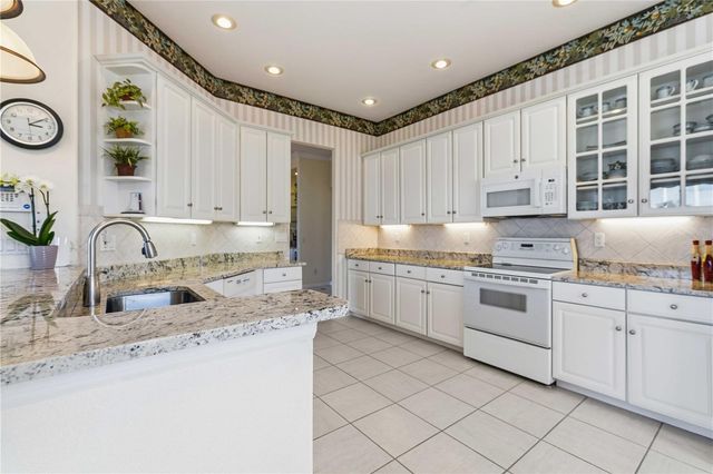 136 41ST CIRCLE E, Bradenton, FL 34208