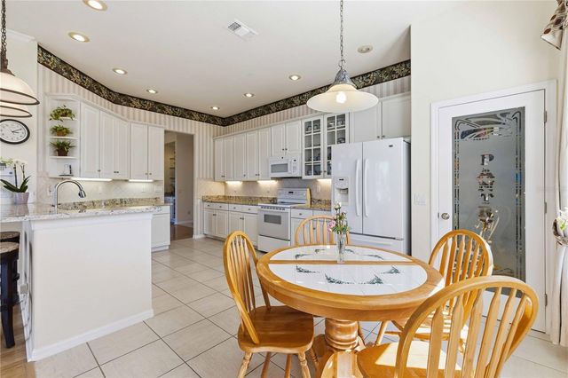 136 41ST CIRCLE E, Bradenton, FL 34208