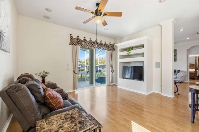 136 41ST CIRCLE E, Bradenton, FL 34208