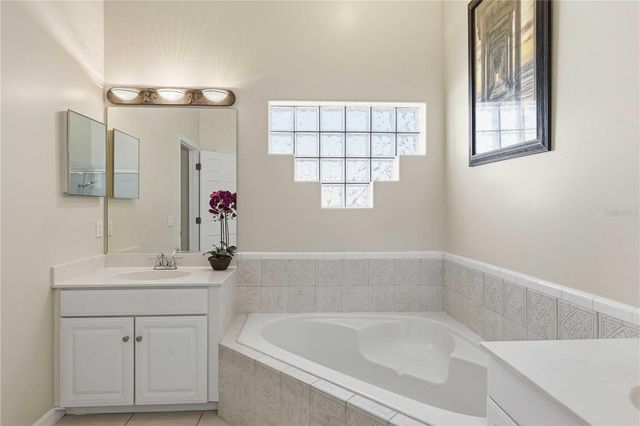 136 41ST CIRCLE E, Bradenton, FL 34208