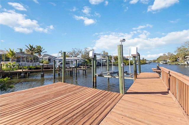 136 41ST CIRCLE E, Bradenton, FL 34208