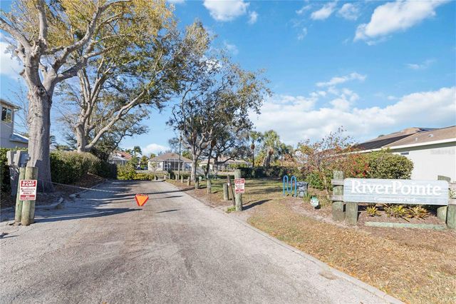 136 41ST CIRCLE E, Bradenton, FL 34208