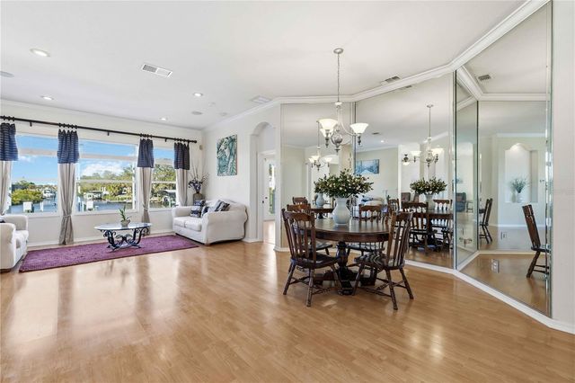 136 41ST CIRCLE E, Bradenton, FL 34208