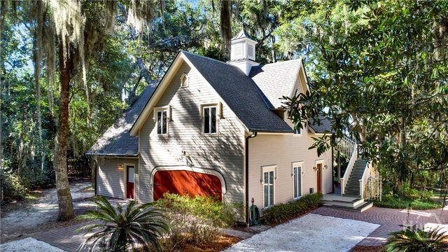 331 Silver Stream Lane, Richmond Hill, GA 31324