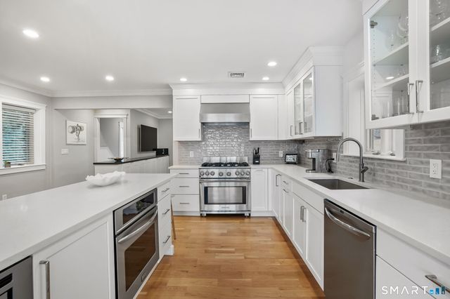 30 Shorefront Park, Norwalk, CT 06854
