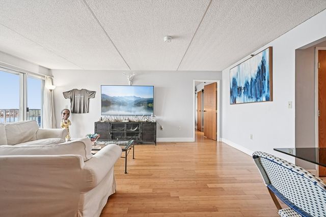 200 Cove Way 1004, Quincy, MA 02169