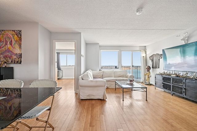 200 Cove Way 1004, Quincy, MA 02169