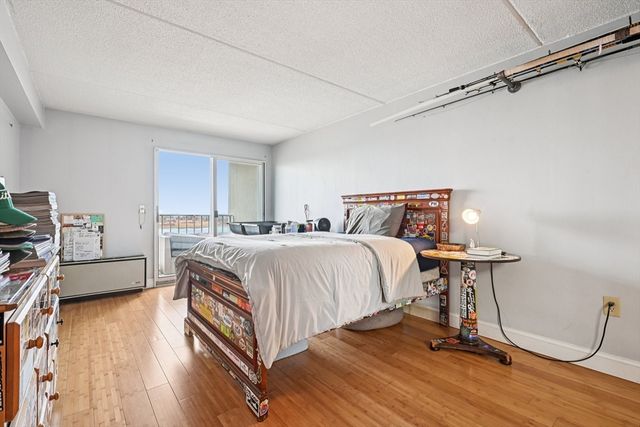 200 Cove Way 1004, Quincy, MA 02169