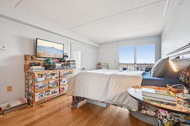 200 Cove Way 1004, Quincy, MA 02169