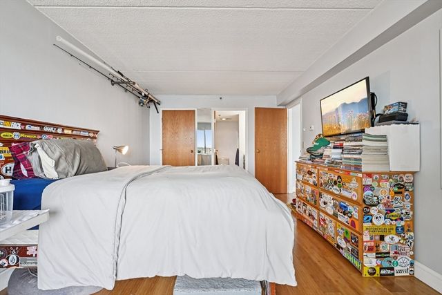 200 Cove Way 1004, Quincy, MA 02169