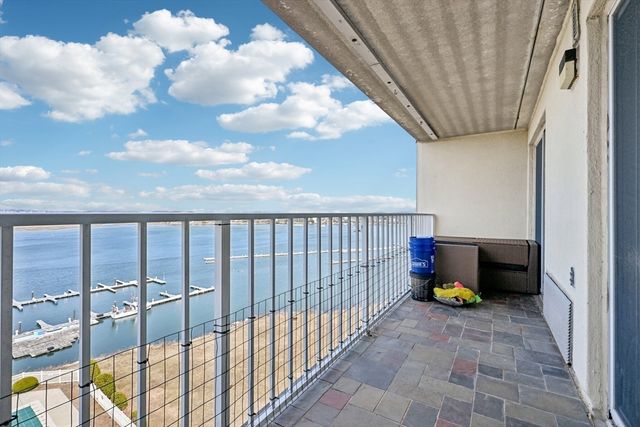 200 Cove Way 1004, Quincy, MA 02169