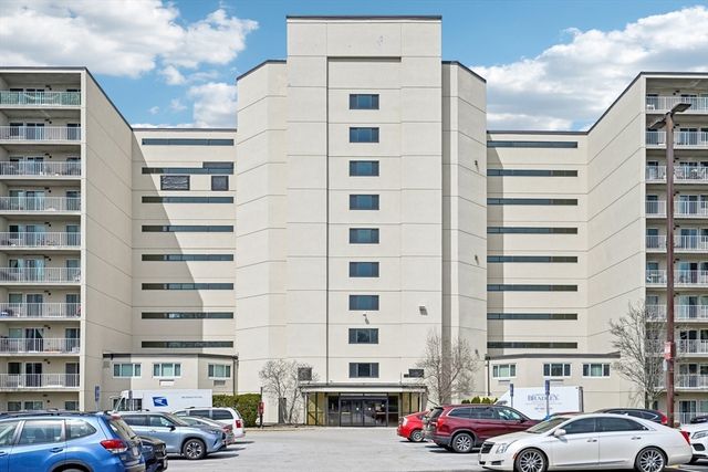 200 Cove Way 1004, Quincy, MA 02169