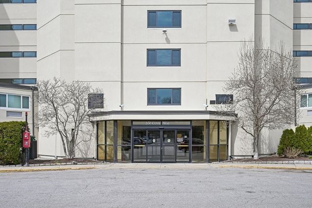 200 Cove Way 1004, Quincy, MA 02169