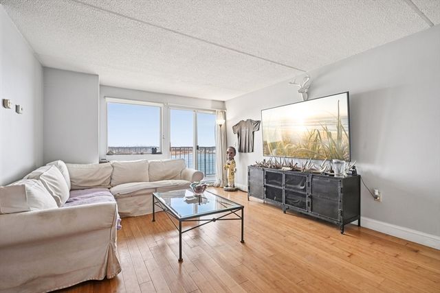 200 Cove Way 1004, Quincy, MA 02169