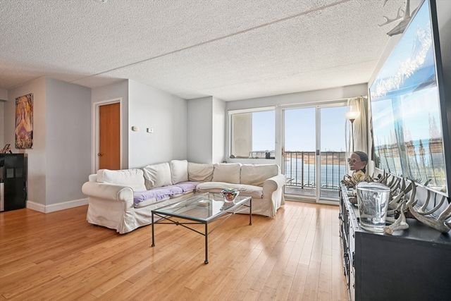 200 Cove Way 1004, Quincy, MA 02169