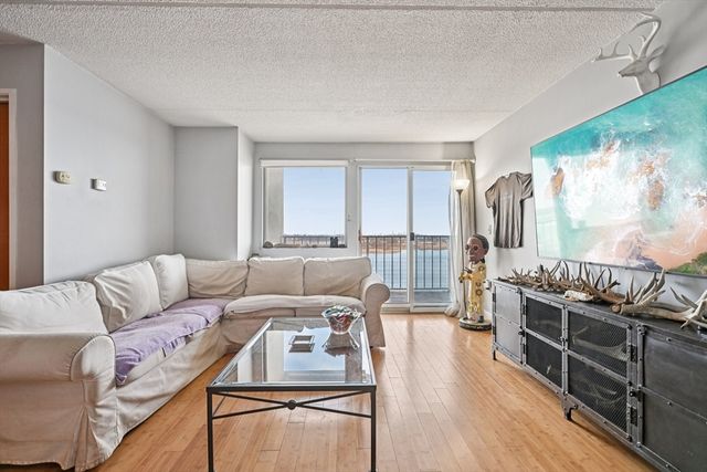 200 Cove Way 1004, Quincy, MA 02169