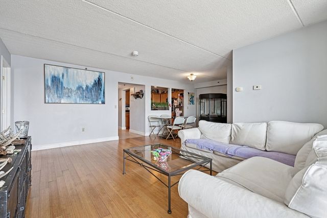 200 Cove Way 1004, Quincy, MA 02169