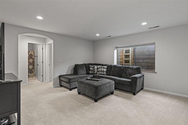 704 Mission Point Road, Iowa City, IA 52245