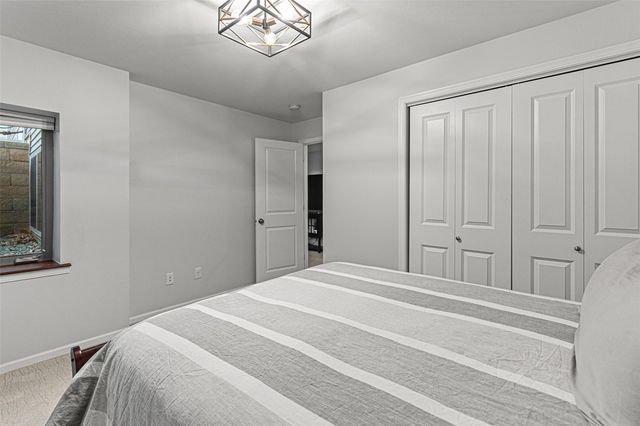 704 Mission Point Road, Iowa City, IA 52245