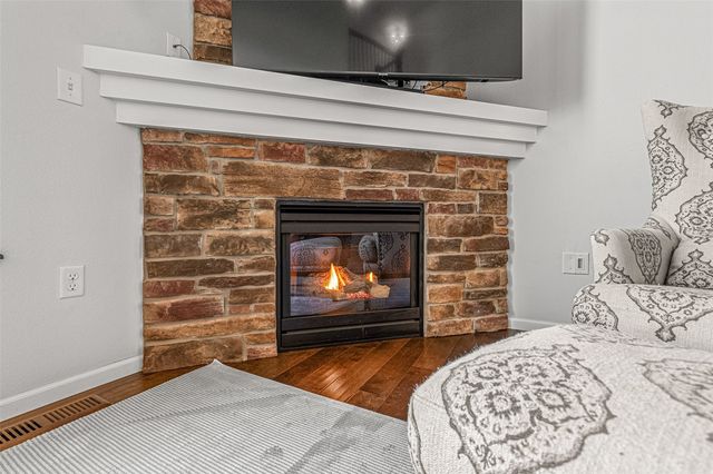 704 Mission Point Road, Iowa City, IA 52245