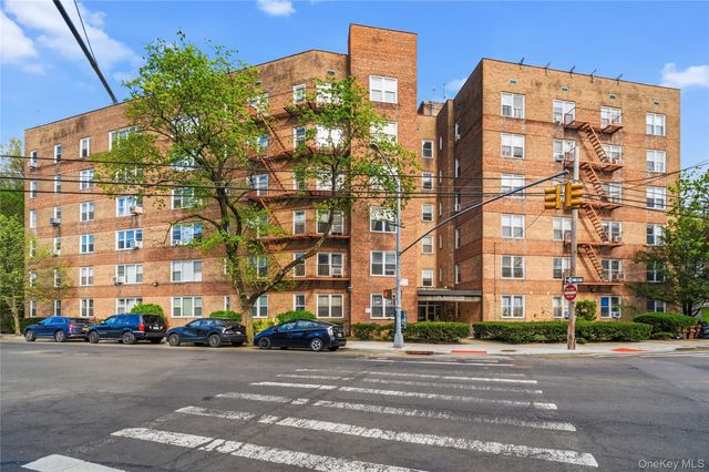 74-45 Yellowstone Boulevard 3D, Rego Park, NY 11374