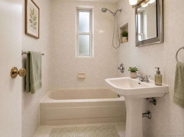 74-45 Yellowstone Boulevard 3D, Rego Park, NY 11374